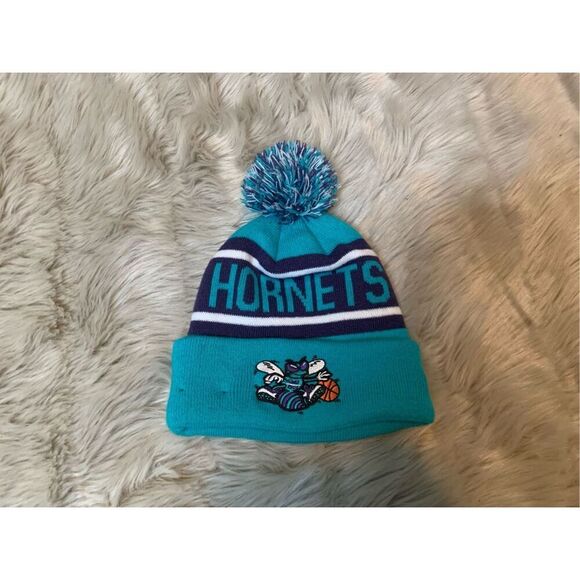New Era Charlotte Hornets Basketball Stocking Hat - Picture 1 of 4